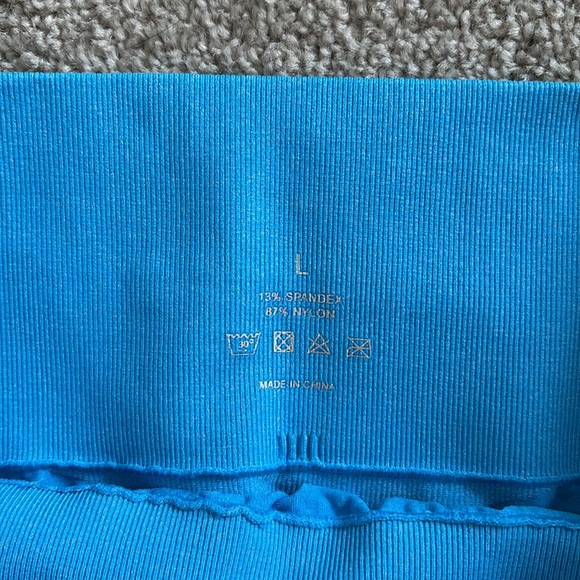 Blue NVGTN pro seamless shorts - Picture 3 of 3